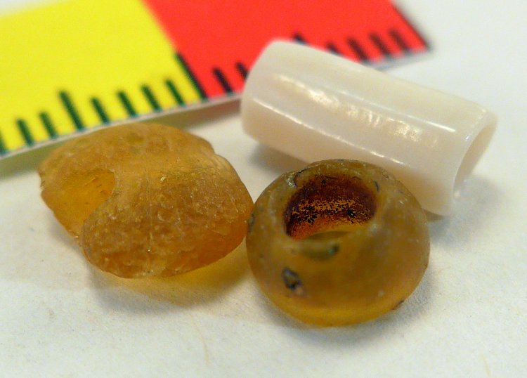 (image for) Anglo-Saxon Beads - Click Image to Close