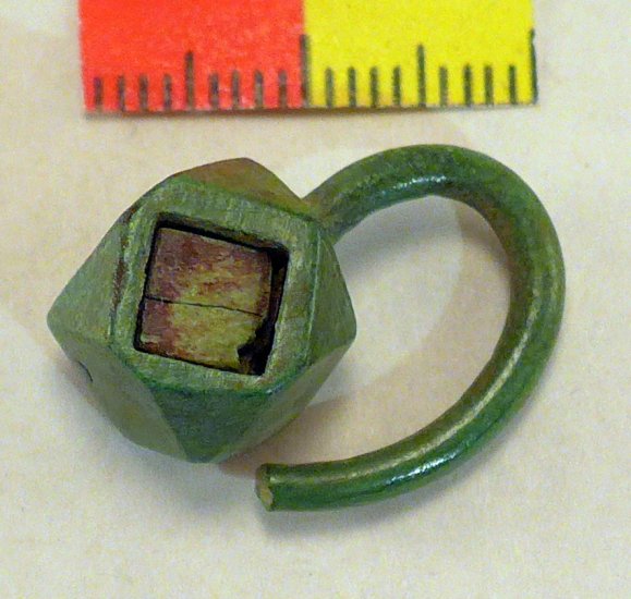 (image for) Frankish Earring - Click Image to Close